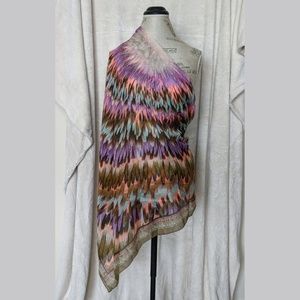 H&M Art Nouveau Feathered Sunburst Scarf